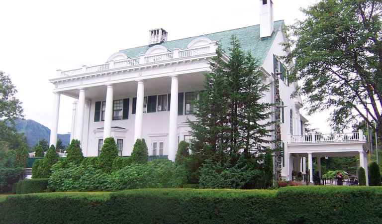 Rent out the Governor’s Mansion like an Airbnb? What could go possibly wrong?