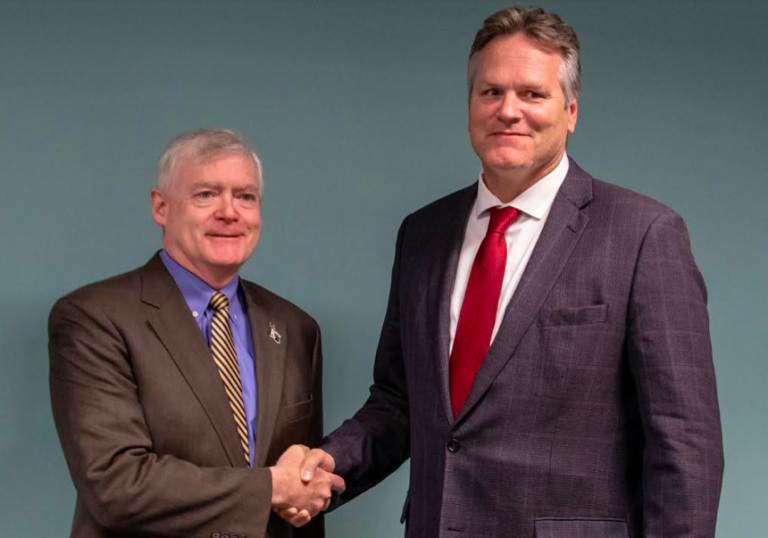 Treadwell endorses Dunleavy, while Walker has Christmas in October