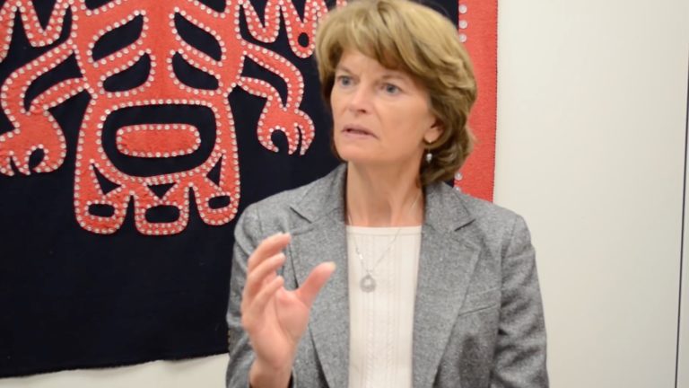 Murkowski tells reporter: ‘Ridiculous’ that GOP lawmakers are attending the Trump trial