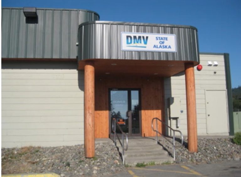 House Democrats resist privatizing six DMVs