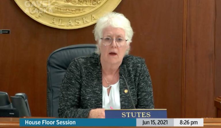 Budget fails in House