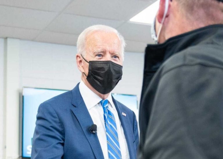 Biden official response to federal court suspension of vaccine mandate on businesses: Do it anyway