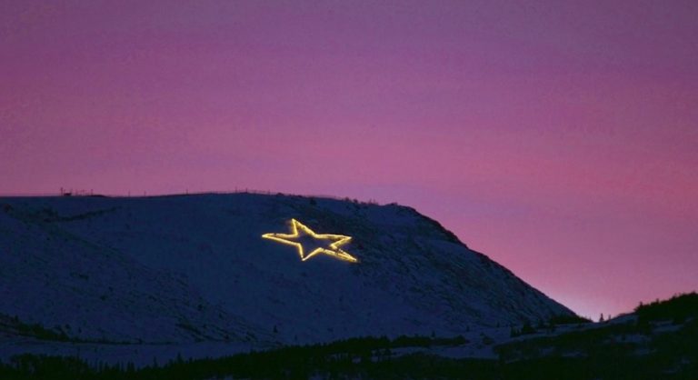 How much do you have to earn to live comfortably in Alaska?