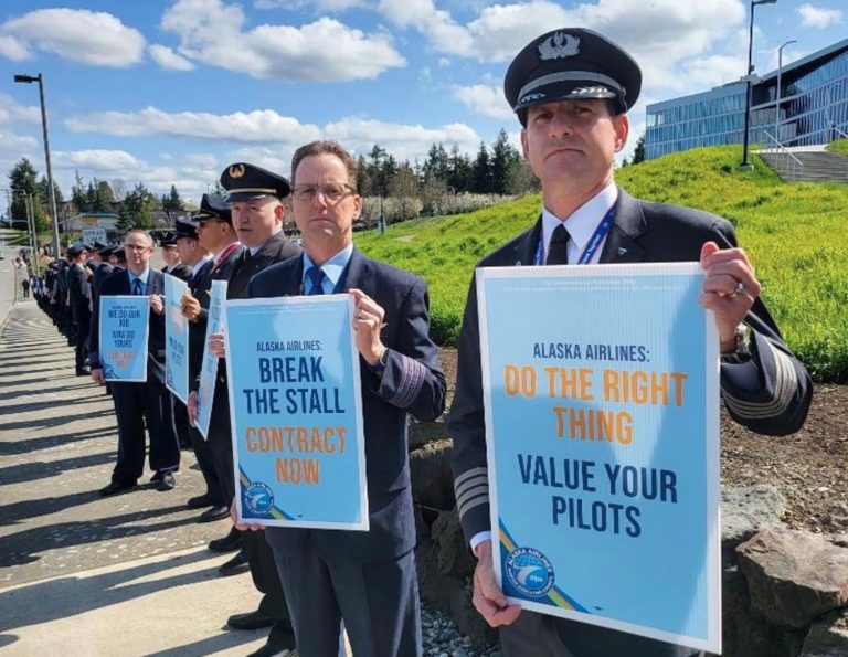 Alaska Airlines pilot pickets snarl travel in Northwest