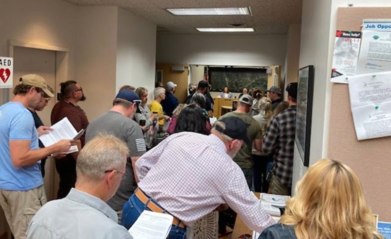 Standing room only: Soldotna residents come out in force against drag queen show for kids in park; new video emerges of drag queen going into ladies’ restroom