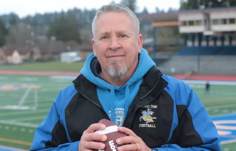 Coach who was fired for praying on field will be reinstated
