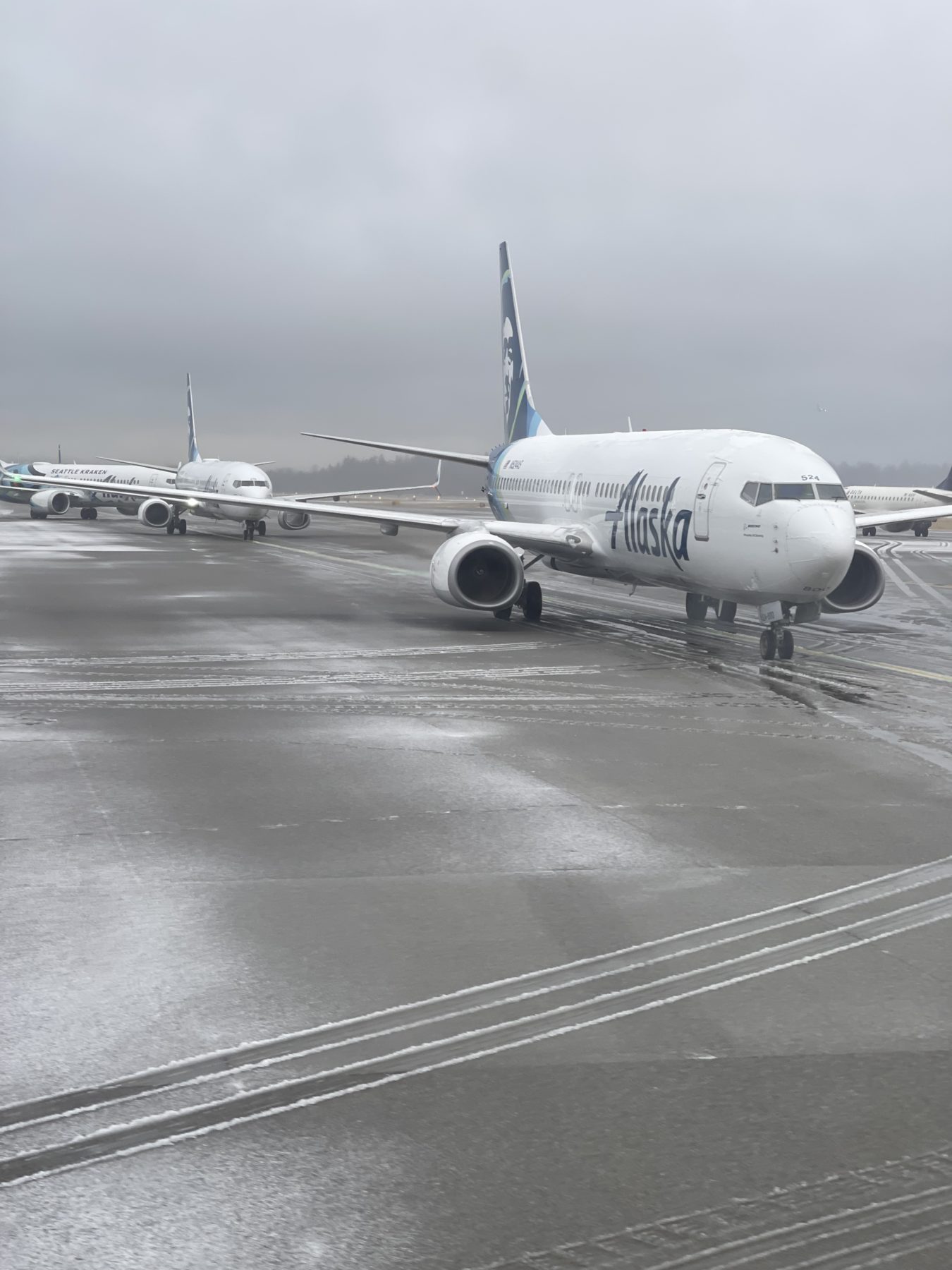 Alaska Airlines raises baggage fees next week