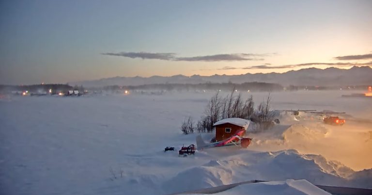 Christmassy weather with a side of blizzard: Wind, snow, power outages, and road conditions from hell