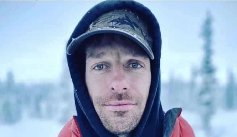 ‘Life Below Zero” Jessie Holmes wins Kobuk 440, toughest race above Arctic Circle