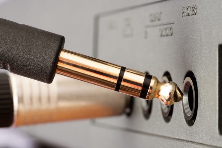 Federal agency: No such thing as female, male connectors