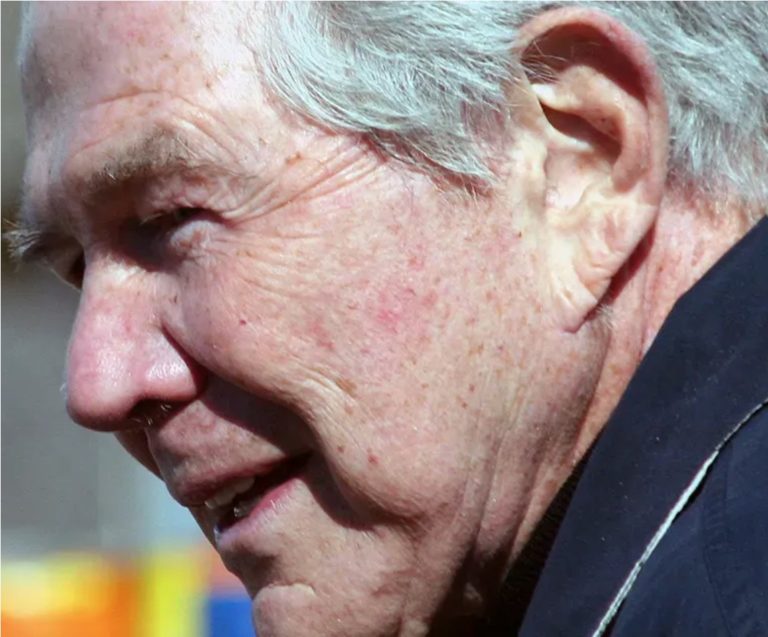 Passing: Evangelist Pat Robertson, who won Alaska’s Republican presidential preference vote in 1988