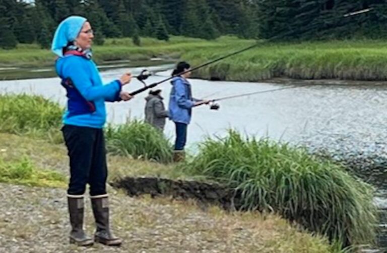 Peltola’s first time sport fishing? She shows reel rookie mistake