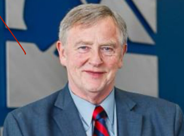 Dave Donley continues one-man battle on Anchorage School Board