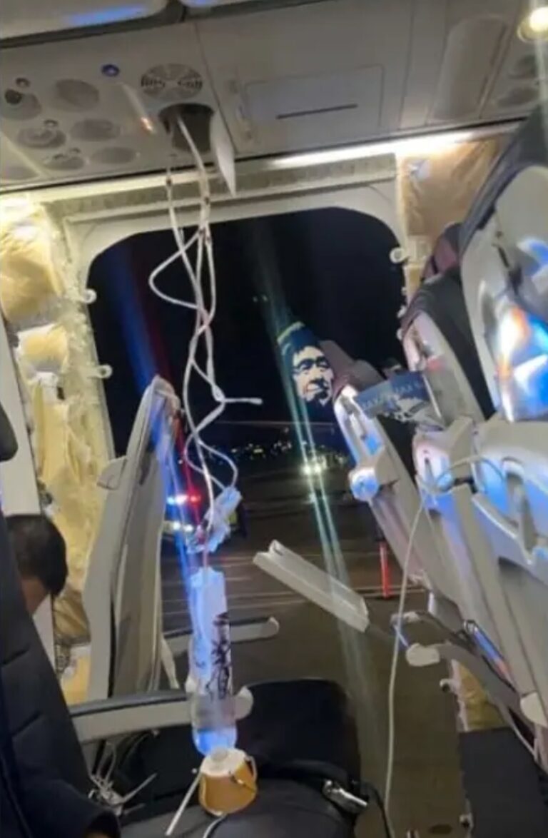 FBI contacts passengers of Flight 1282, says they may be victims of a crime in door plug incident