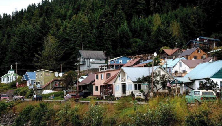 Boundary commission staff recommends against new borough for Hoonah