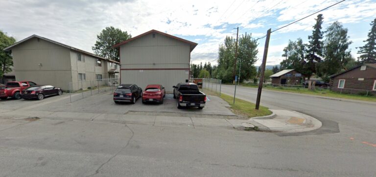 Anchorage man with knife lunges at cop, ends up in morgue