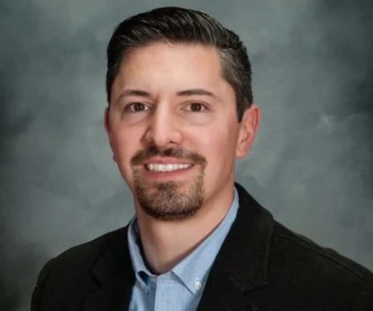 Fairbanks Assembly Seat G: Tax-promoting government employee or businessman is the choice