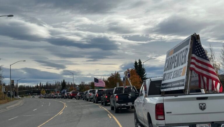 Trump rally and convoy in Kenai draws crowd