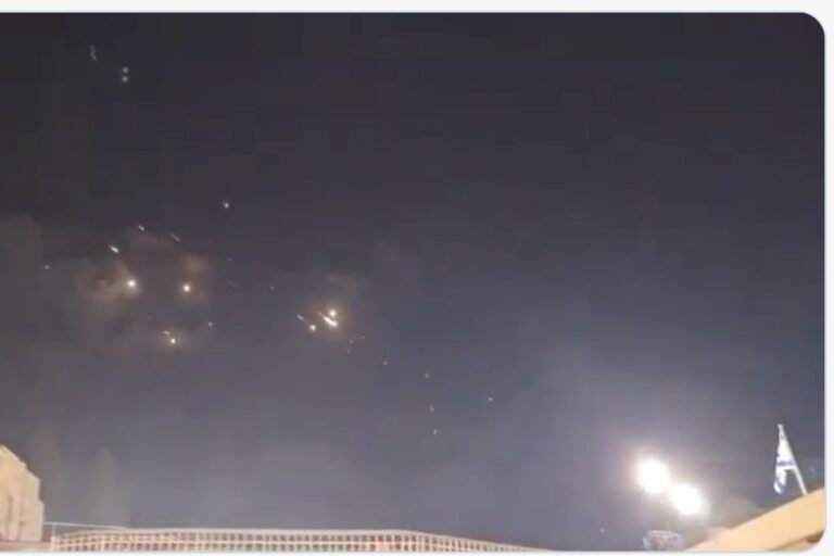 Video: Iran launches hundreds of missiles into Israel