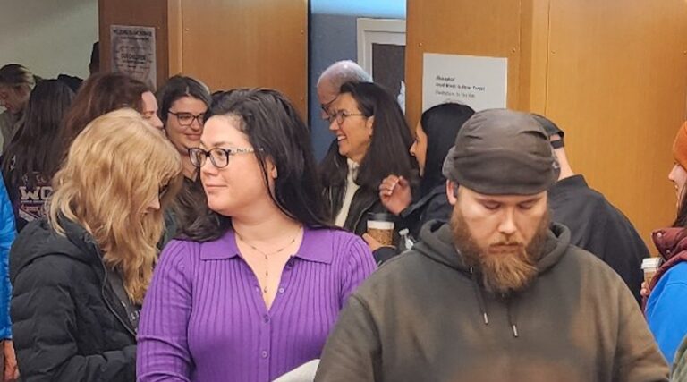 Peltola snubs Bethel, votes with Anchorage friends