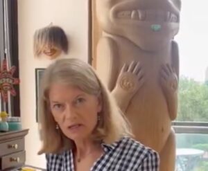 Murkowski blasts Trump over defunding of middleman program coordinating migrant legal aid