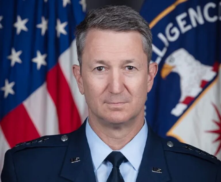 Trump continues to ‘de-woke’ the military, changes out chairman of Joint Chiefs of Staff