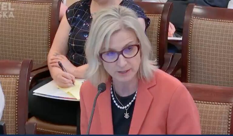 Alaska Education commissioner urges superintendents to advocate for reforms in final education bill