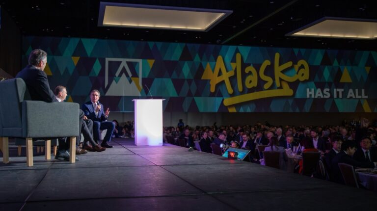 Standing room only: Dunleavy leads powerhouse panel in defending oil and gas at energy conference