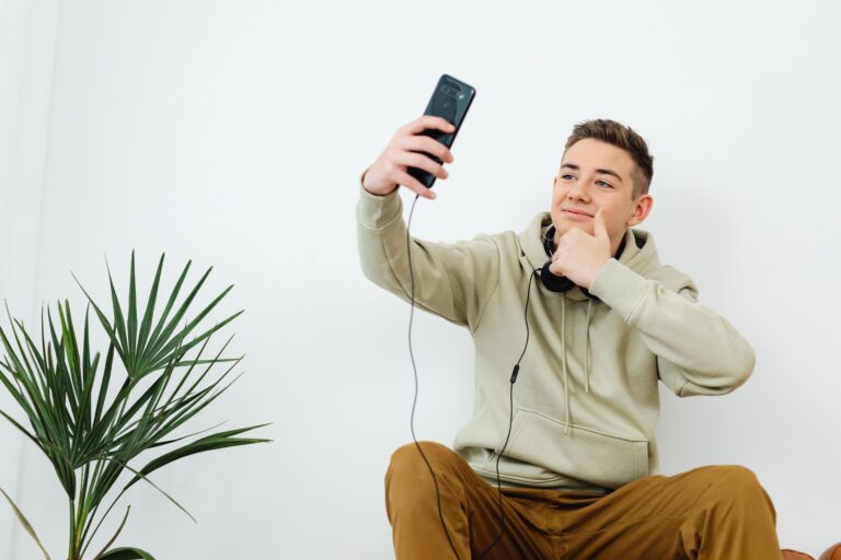 The Developing Brain Under Siege: The Science of Screens’ Impact on Young Brains and the Faith-Wellness Connection